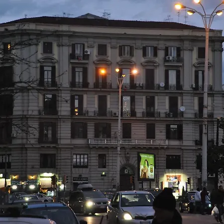 Bed & Breakfast Napoli Centrale Πανσιόν 3*