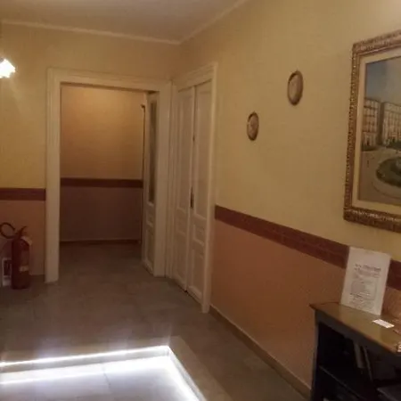 Bed & Breakfast Napoli Centrale Πανσιόν Νάπολη