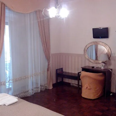 Πανσιόν Bed & Breakfast Napoli Centrale 3*
