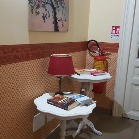 Bed & Breakfast Napoli Centrale بيت ضيافة نابولي