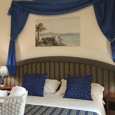 Bed & Breakfast Napoli Centrale 3*