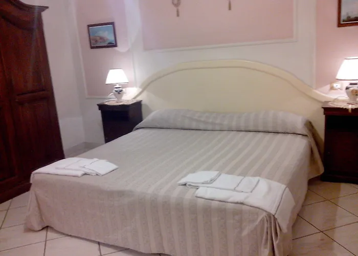 Bed & Breakfast Napoli Centrale בית הארחה נאפולי