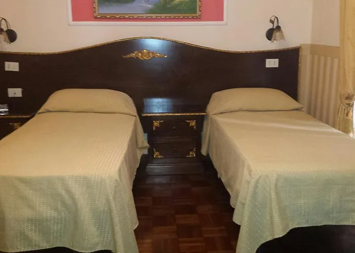 Bed & Breakfast Napoli Centrale 3* Неаполь
