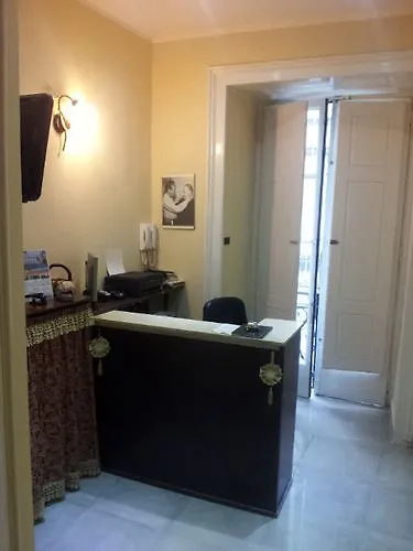 Bed & Breakfast Napoli Centrale בית הארחה נאפולי